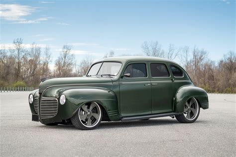 1941 PLYMOUTH CUSTOM SEDAN