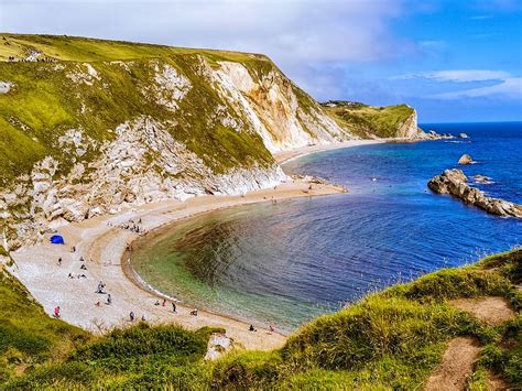 Lulworth Cove - a guide for visiting this area in 2023 - You Well