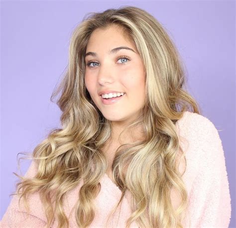 Rosie McClelland – Wiki, Age, Boyfriend, Family, Net Worth, Height ...