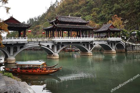 Fenghuang Ancient Town | Fenghuang Ultimate Guide 2025