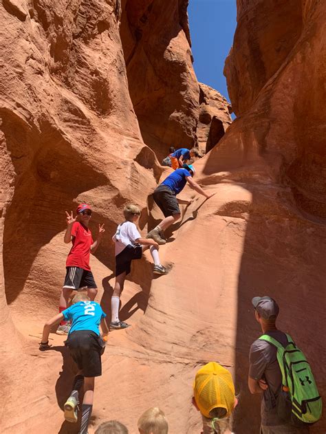 Hiking Peek-A-Boo Gulch and Spooky Gulch Slot Canyons In Escalante - Uplifting Mayhem