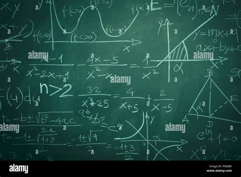 Mathématiques et Tableau vert equatrions Photo Stock - Alamy