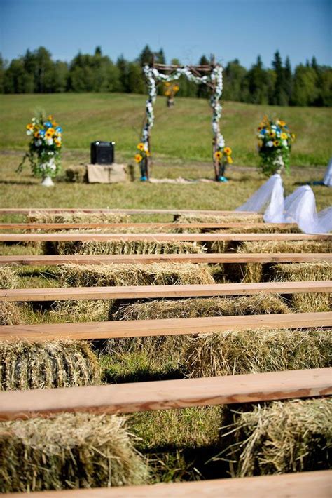 Rustic Wedding Ideas: Top Chic Trends For 2020 / 2021 | Backyard wedding ceremony, Wedding ...