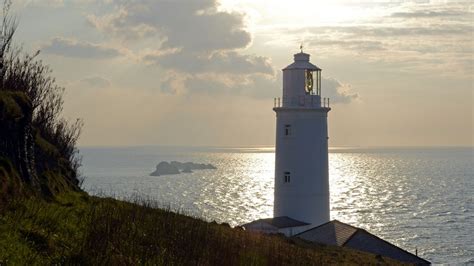 Trevose Lighthouse, Cornwall | Lighthouse, Beautiful lighthouse ...