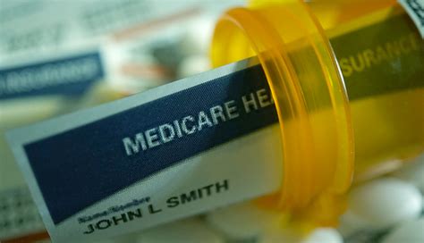 Bipartisan Medicare Drug Bill Passes Senate Committee