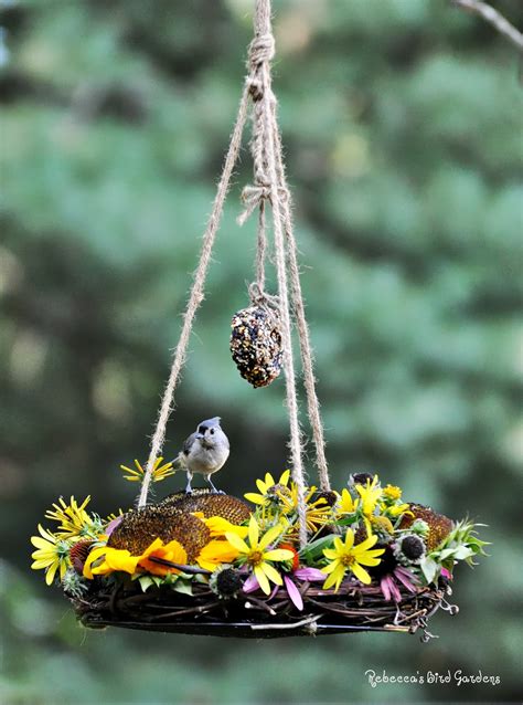 Rebecca's Bird Gardens Blog: DIY Summer Wreath Bird-Feeder