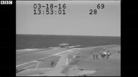 US Navy plane overshoots landing - YouTube