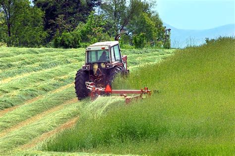 What is The Best Hay Equipment for Your Tractor? - Keno Tractors