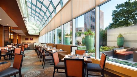 Dallas American Restaurants | Kitchen Table Restaurant & Lounge | Downtown Dallas, TX