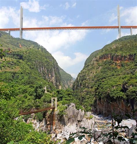 Beipanjiang Bridge in China—which hangs over 1,800 feet above a river ...