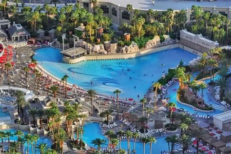 6 Mandalay Bay Pools: Moorea, Wave Pool, Lazy River & More