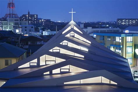 Catholic Suzuka Church / Alphaville Architects | ArchDaily