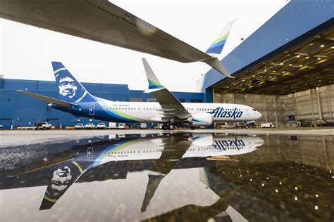 Alaska Airlines takes delivery of its first Boeing 737 MAX - Economy ...