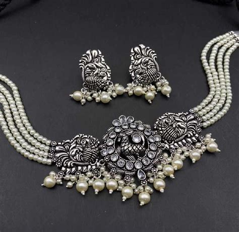 Imitation Jewelry at Rs 100 / piece in Delhi - ID: 5956625 | PRETTILICIOUS