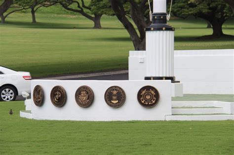 Punchbowl Crater: National Memorial Cemetery of the Pacific Punchbowl ...