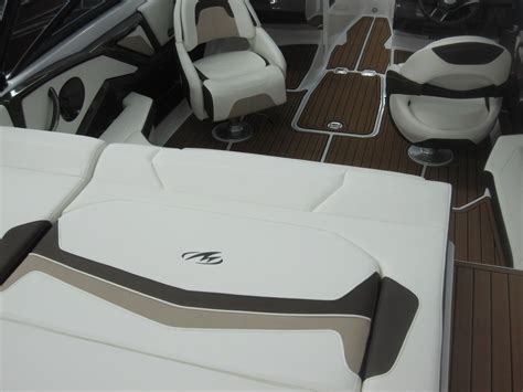 2015 Monterey 218SS - Interior view | Monterey boats, New model, Car seats