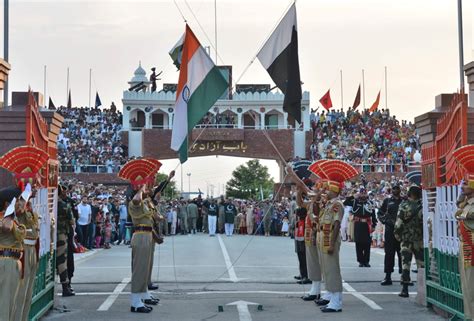 Security officials from India, Pakistan meet for peace talks | CTV News