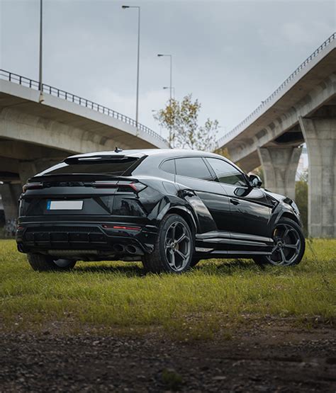 Rent Lamborghini Urus Black in Porto - Max CarTravel