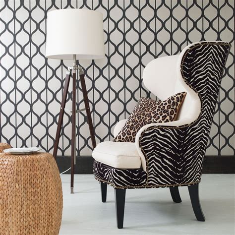 Bringing A Pop Of Style With Black And White Accent Chairs - DHOMISH