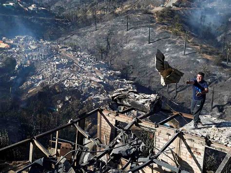 Incendio de Viña del Mar está cerca de ser controlado, según autoridades de Chile