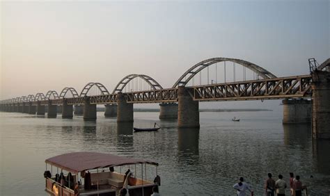 Godavari River | Map, Origin, Tributaries, Dams, & History | Britannica