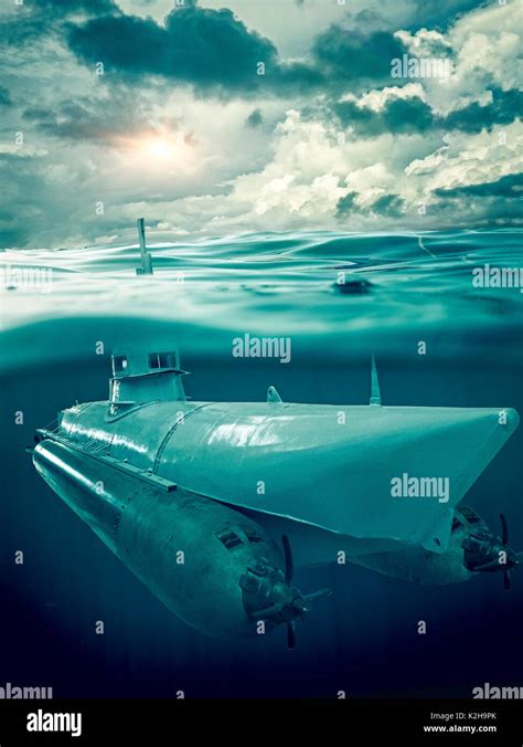 submarine on periscope depth Stock Photo: 156503499 - Alamy