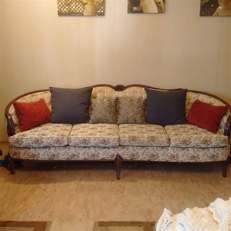 Makeover an old sofa Old Sofa, Makeover, Decor Ideas, Couch, Olds, Quick, Furniture, Home Decor ...