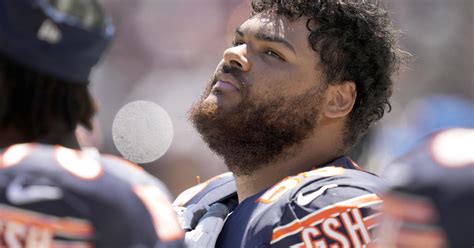 Bears OT Wright battles injury leading up to Raiders matchup - CBS Chicago