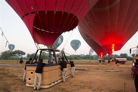 A Hot Air Balloon Ride Over Bagan, Myanmar | Earth Trekkers