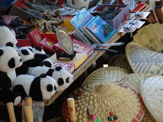 Chinese Souvenirs | Souvenirs on sale at a section of the Gr… | Flickr