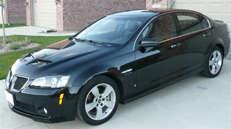 File:2009 Pontiac G8 GT sedan 01.jpg - Wikimedia Commons