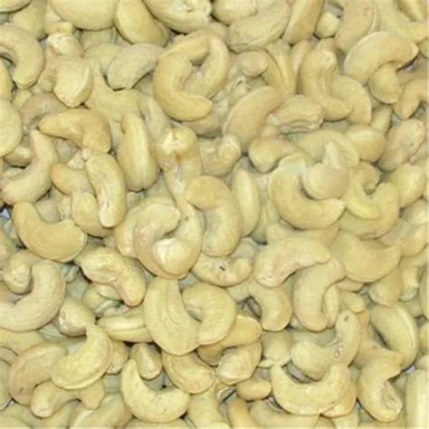 Cashew Kernels at best price in New Delhi by Commodity Exim | ID: 20295298897