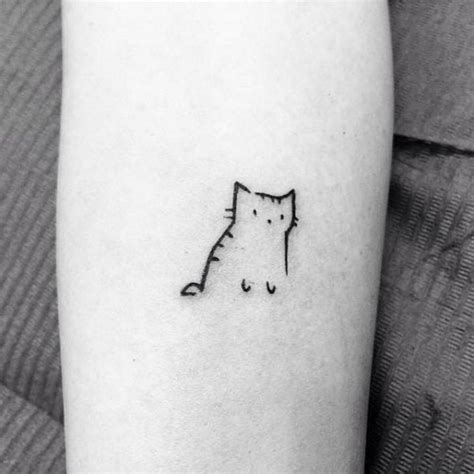 20 Minimalist Cat Tattoos for the Subtle Cat-Lover | Cute tiny tattoos ...