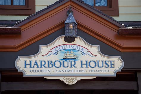 REVIEW: Lobster Roll Columbia Harbour House Magic Kingdom