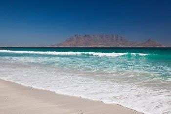 Cape Town - Bloubergstrand beach