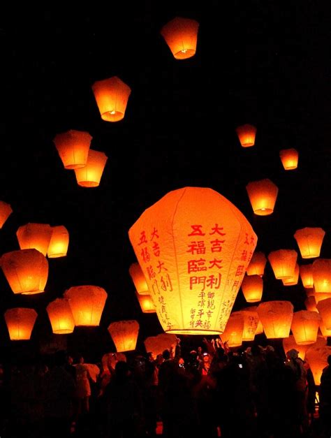 Pingxi Sky Lantern Festival, Taiwan | SKY Lanterns | Pinterest