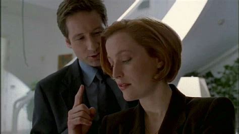 Mulder: "You see that, Scully, you always keep me guessing" Mulder ...