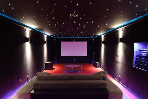 Sala de Cine | Home cinema room, Home theater design, Cinema room