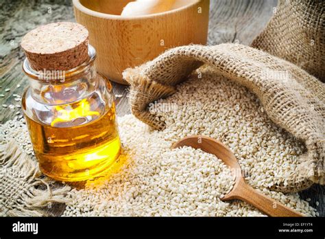 Sesame seed oil hi-res stock photography and images - Alamy