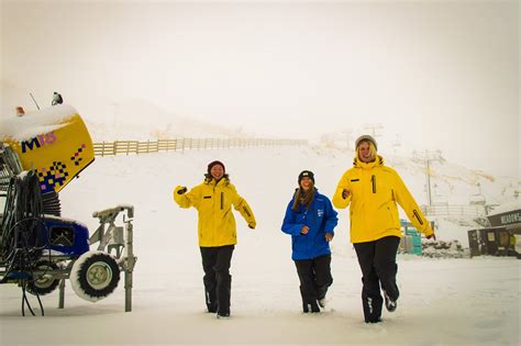 Heavy Snowfall in New Zealand - InTheSnow