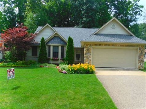 MAXFIELD LAKE - Hartland Real Estate - Hartland MI Homes For Sale | Zillow