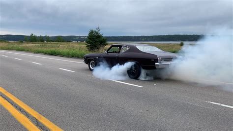 1969 Chevelle SS396 burnout - YouTube