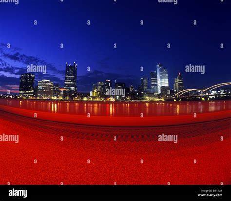 DOWNTOWN SKYLINE PITTSBURGH PENNSYLVANIA USA Stock Photo - Alamy