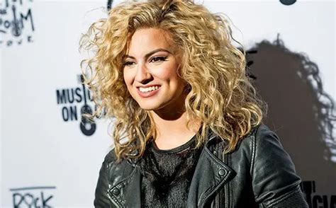 Tori Kelly Biography: Age, Family, Net worth, Songs, Boyfriend, wikipedia | TheCityCeleb