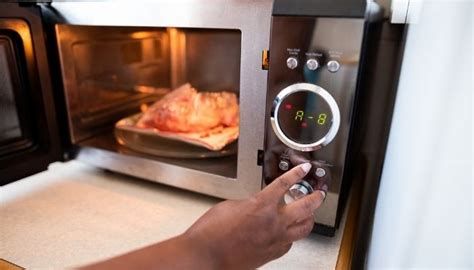 What Is a Convection Microwave, and Are They Worth It? | Plaza Appliance Mart | Charlotte, NC