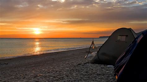 A First Timer’s Guide to Beach Camping | Everything You Need to Know ...