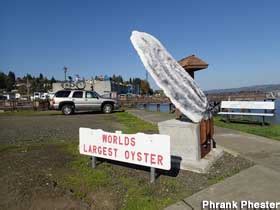 South Bend, WA - World's Largest Oyster