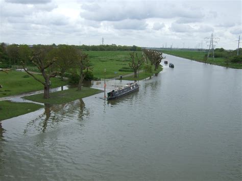 River Nene in flood, Peterborough © JThomas cc-by-sa/2.0 :: Geograph ...