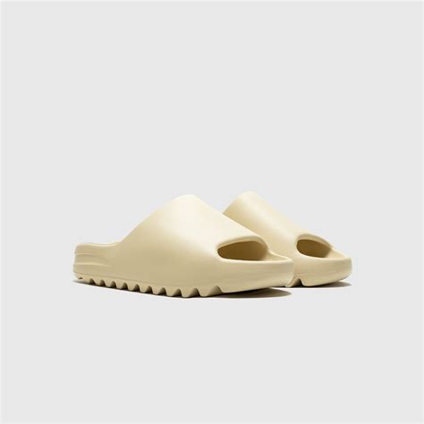 YEEZY SLIDE "BONE" – PACKER SHOES