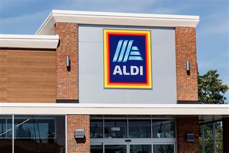 What Are Aldi’s Hours and the Best Day to Shop at Aldi?